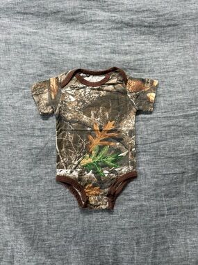 NWOT short sleeve camo onesie